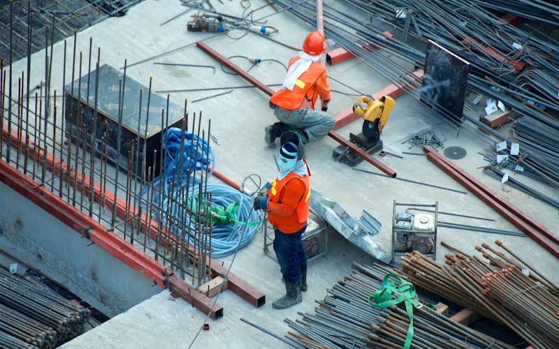 Proses konstruksi dan pembangunan gedung